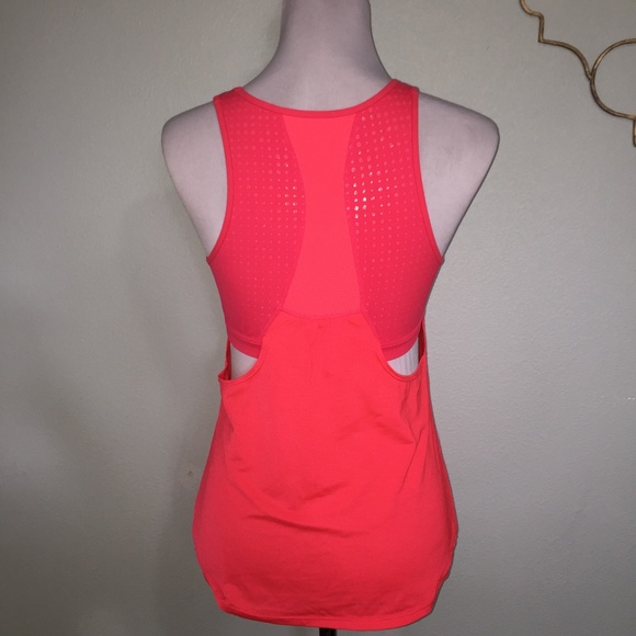 Athleta bright pink tank top with built in bra - Picture 4 of 7